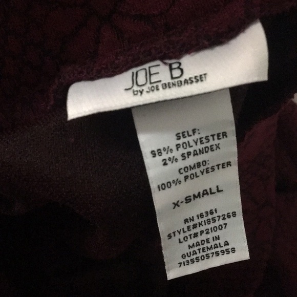 NEVER WORN! Textured flower maroon skirt - Picture 4 of 5